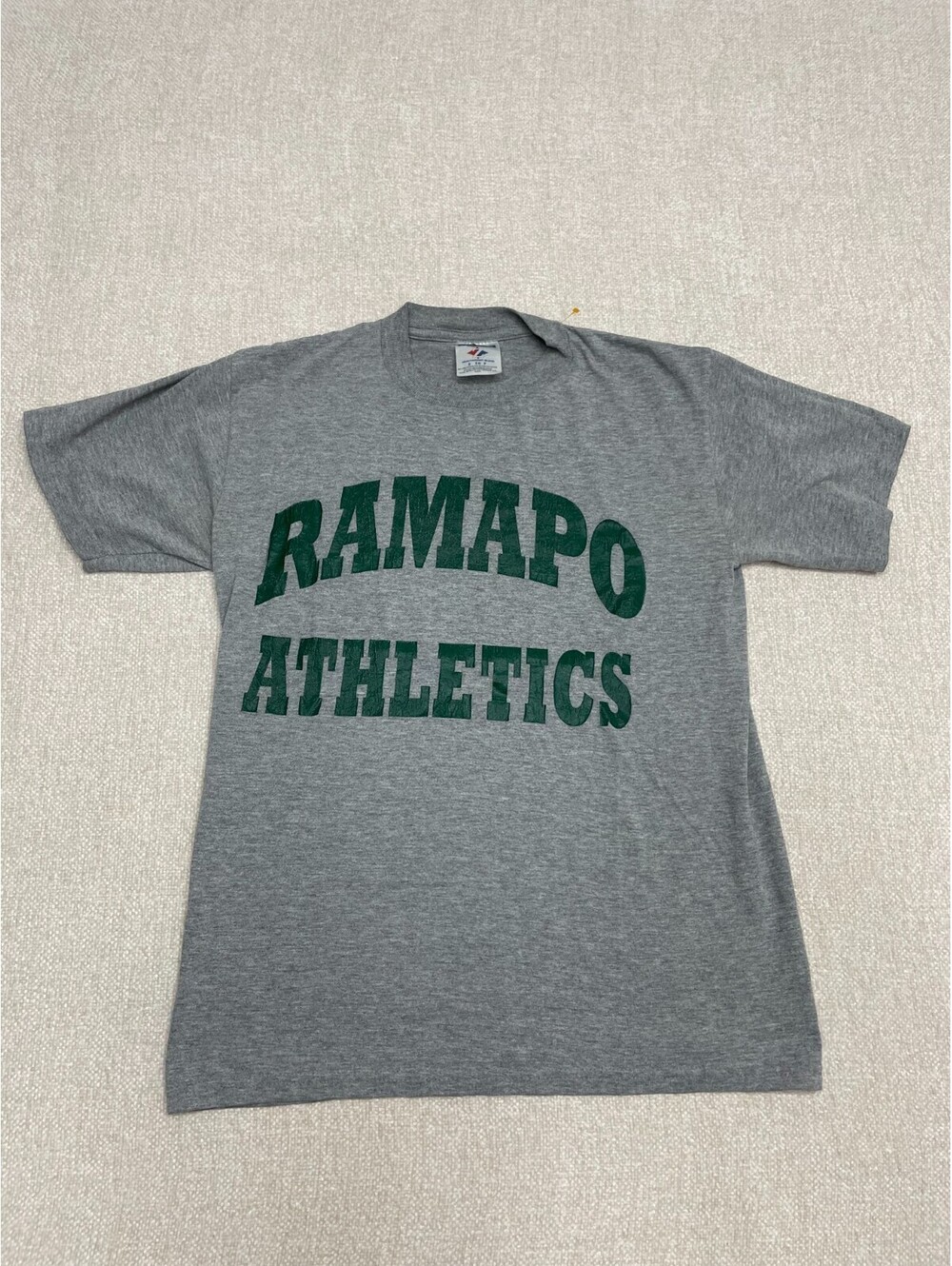 Vintage Y2K Jerzees Ramapo Athletics T-Shirt Mens Small Grey Back Graphic Tee